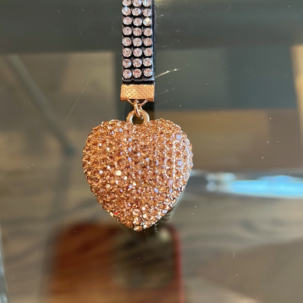 Gold Heart w/Crystals Keychain - Picture 2 of 6